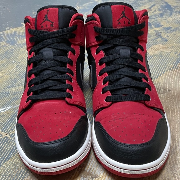 Nike Air Jordan 1 Mid SE BRED 554724-019 10 Red Black Bred - Picture 3 of 10